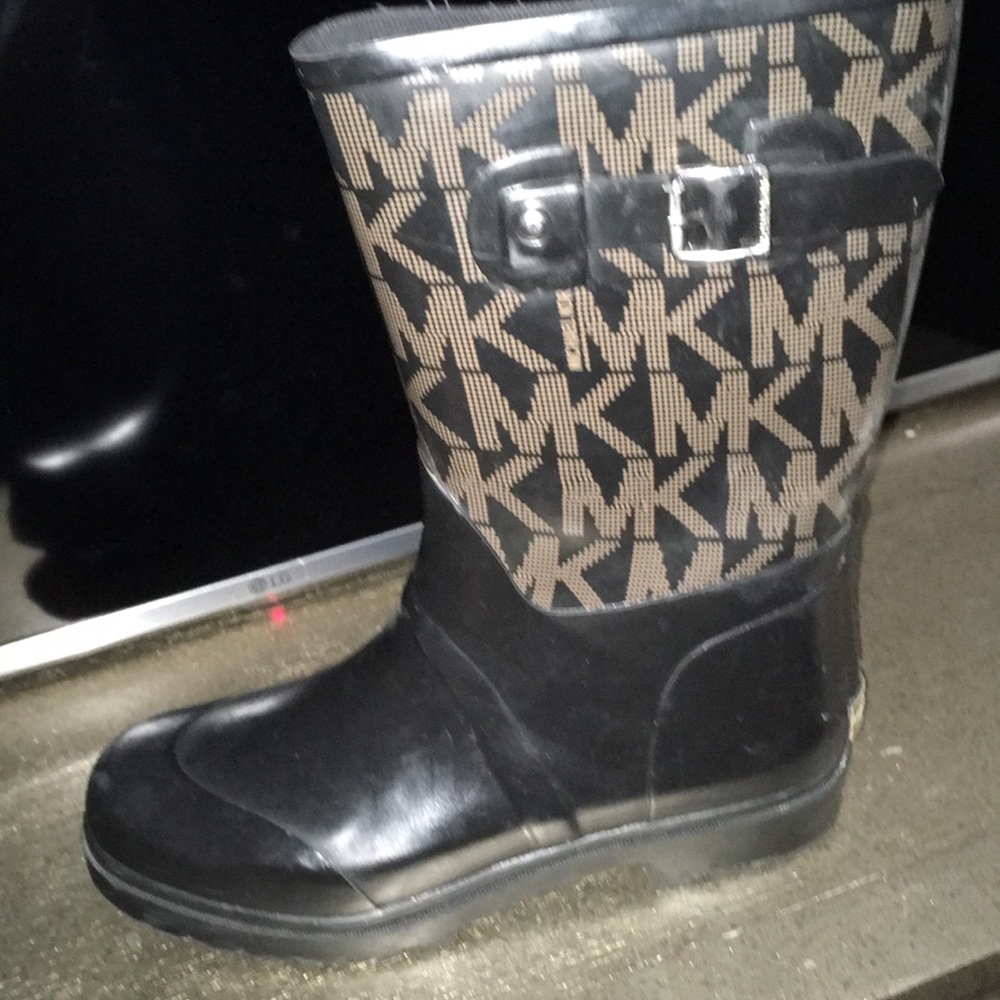 Michael kors rain boots